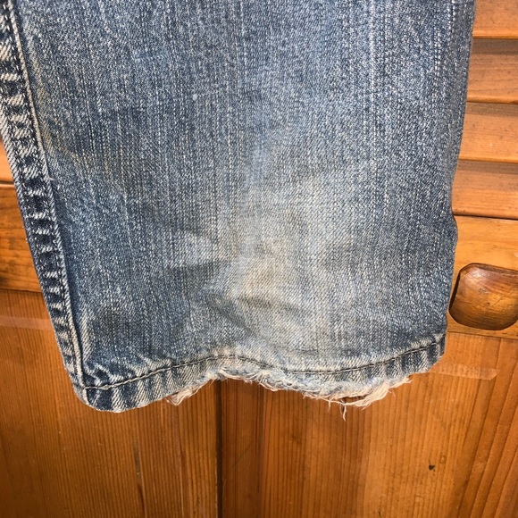 Ripped men’s Levi’s jeans. Size 34 x 32 - Picture 7 of 7